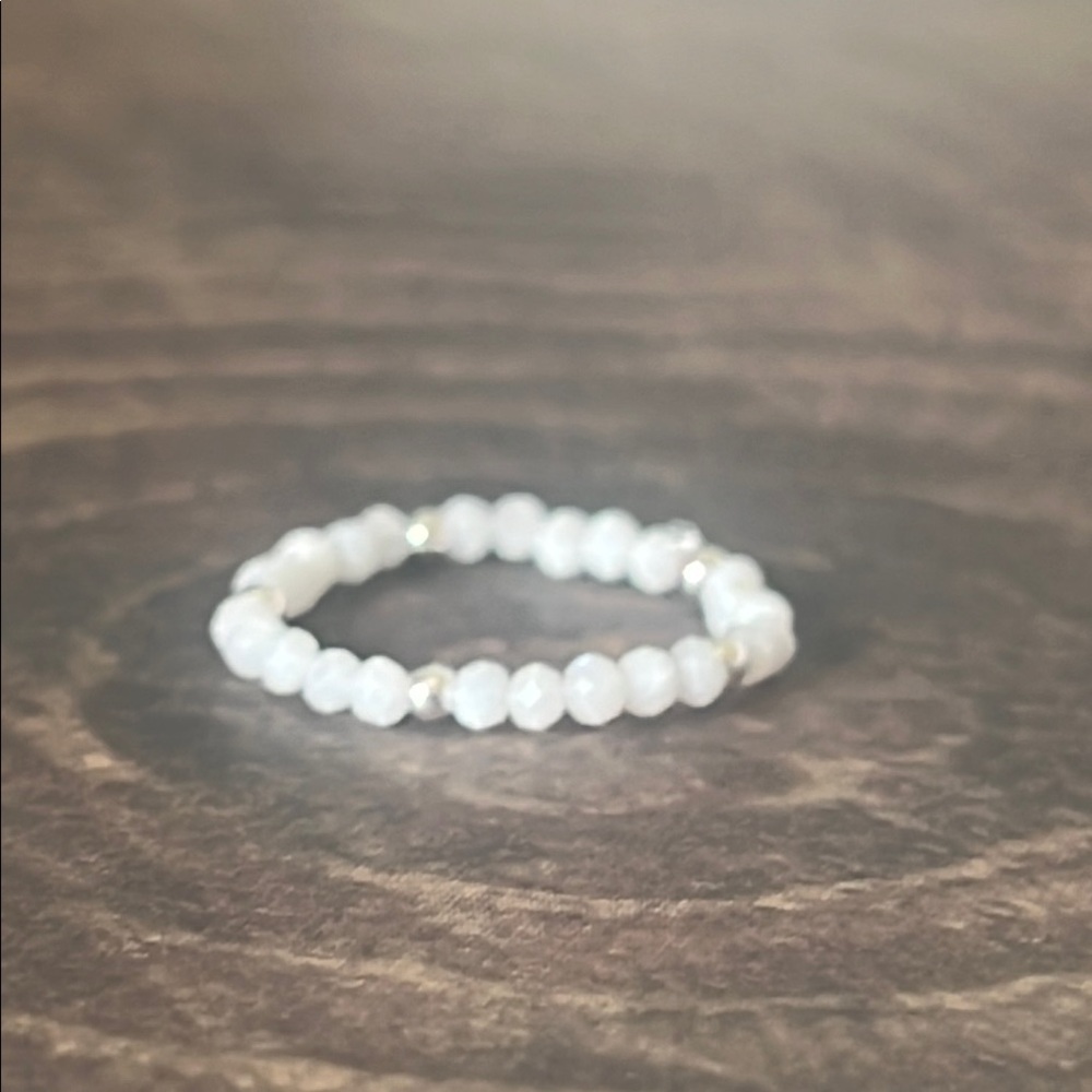 Elegant Moonstone and 925 Sterling Silver Ring